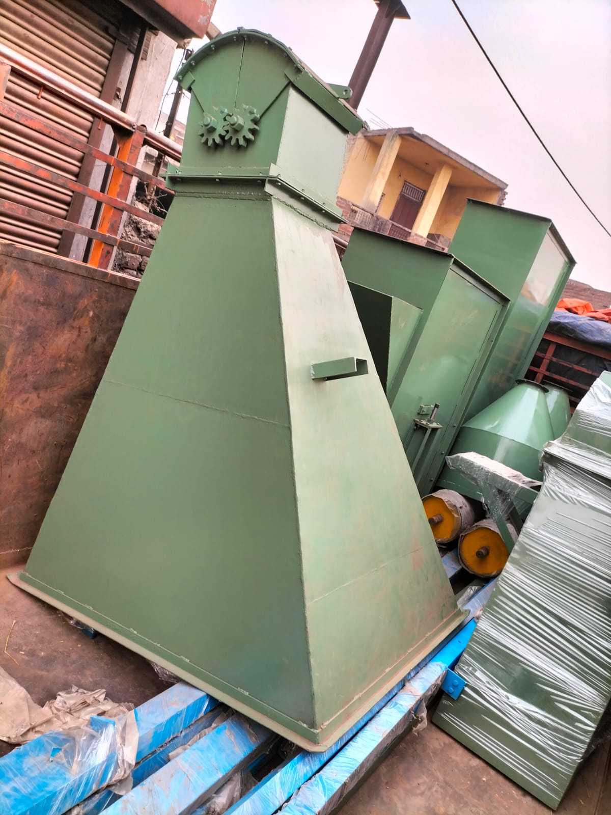 Prepaid Sand Hopper With Fish Mouth Gate Manufacturers in Ludhiana